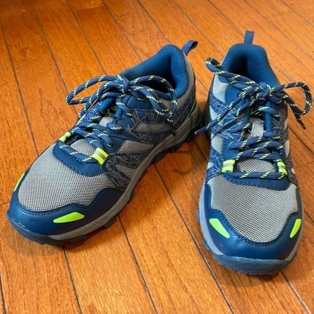 🐳 Avia all terrain. Like new